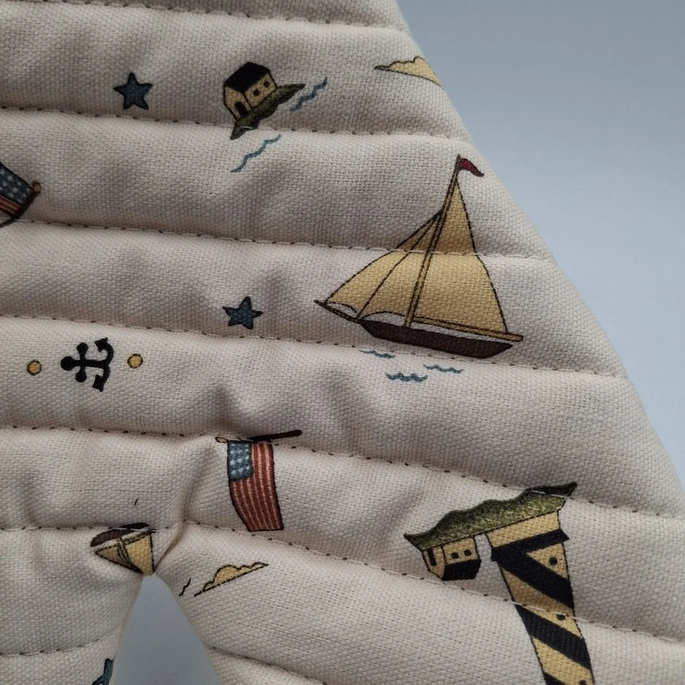 VTG Warren Kimble Coastal Breeze Oven Mitt Nautical Lighthouse Sailboat New WT